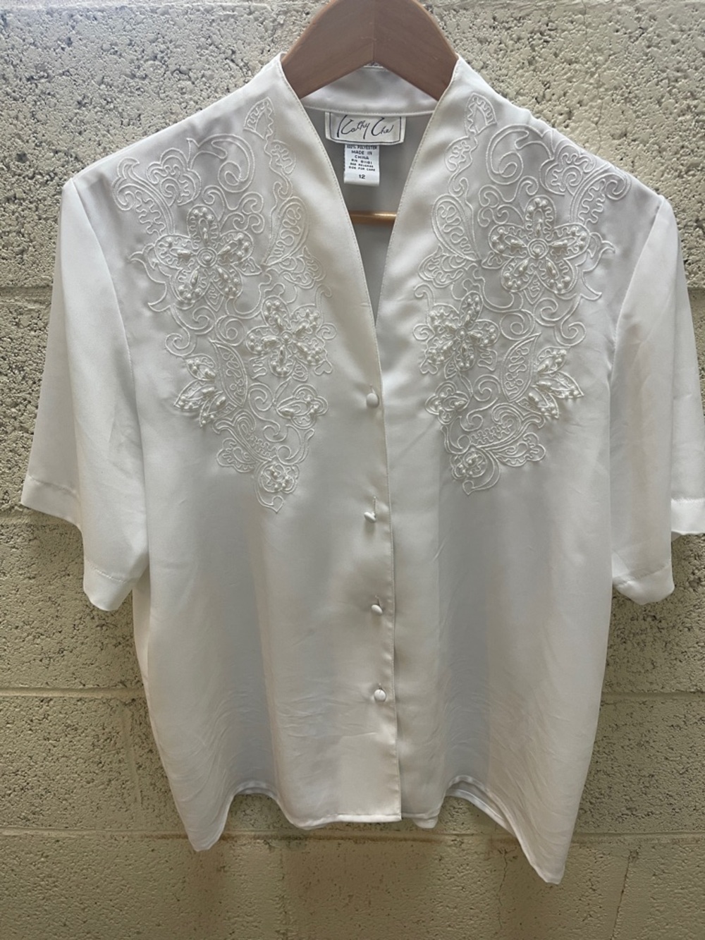 Kathy Che Embroidered White Short-Sleeve Blouse